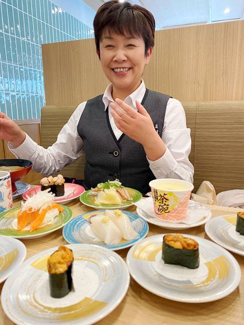 20230425くるくる寿司で (2).jpg